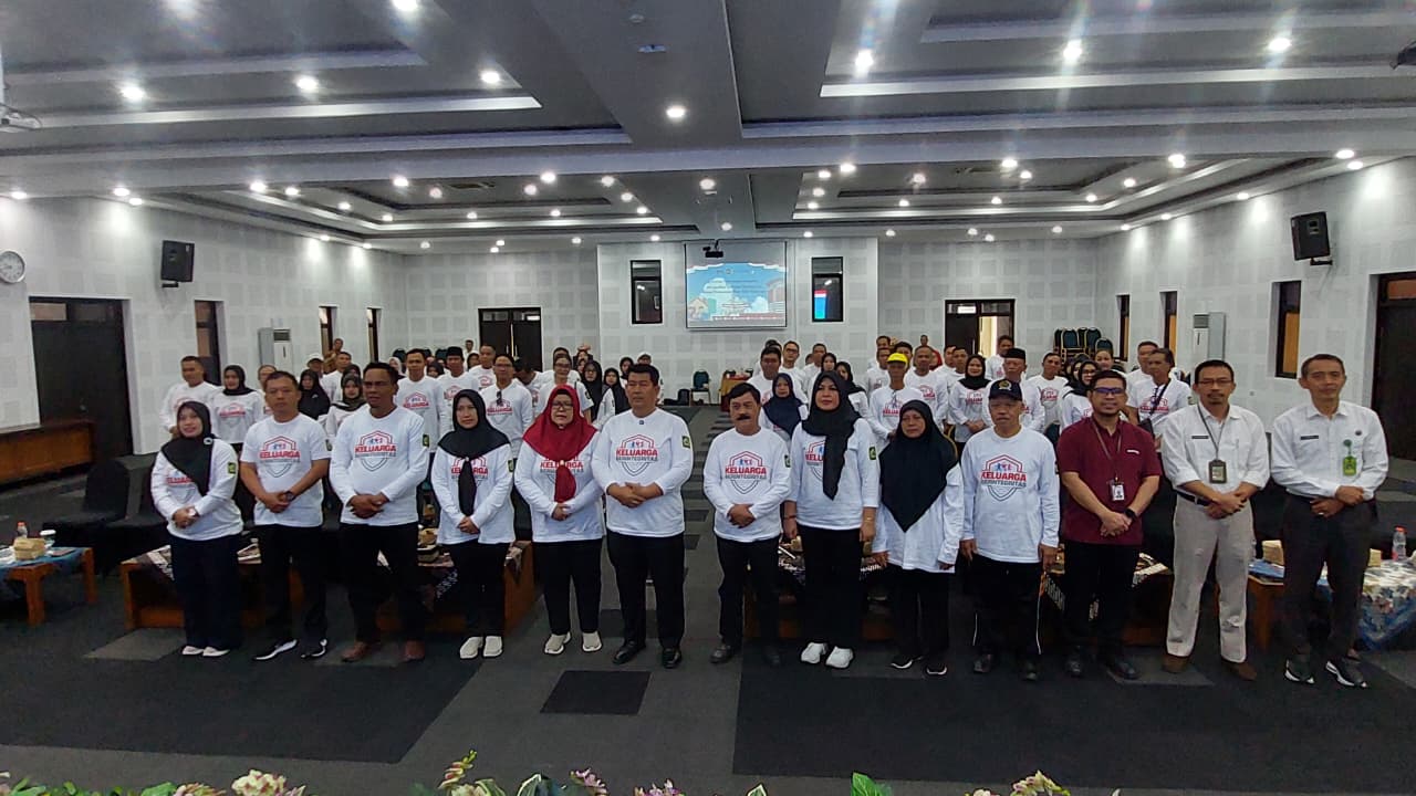 KOMITMEN: Anggota DPRD Kulon Progo mengikuti bimtek anti korupsi bersama keluarga.
