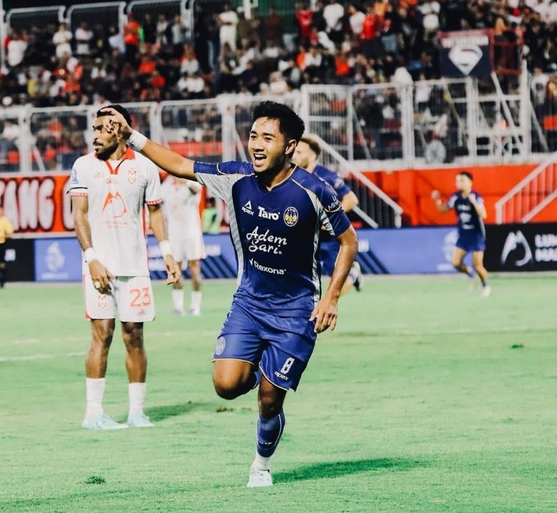 Gelandang Muda PSIM Jogja Savio Sheva.