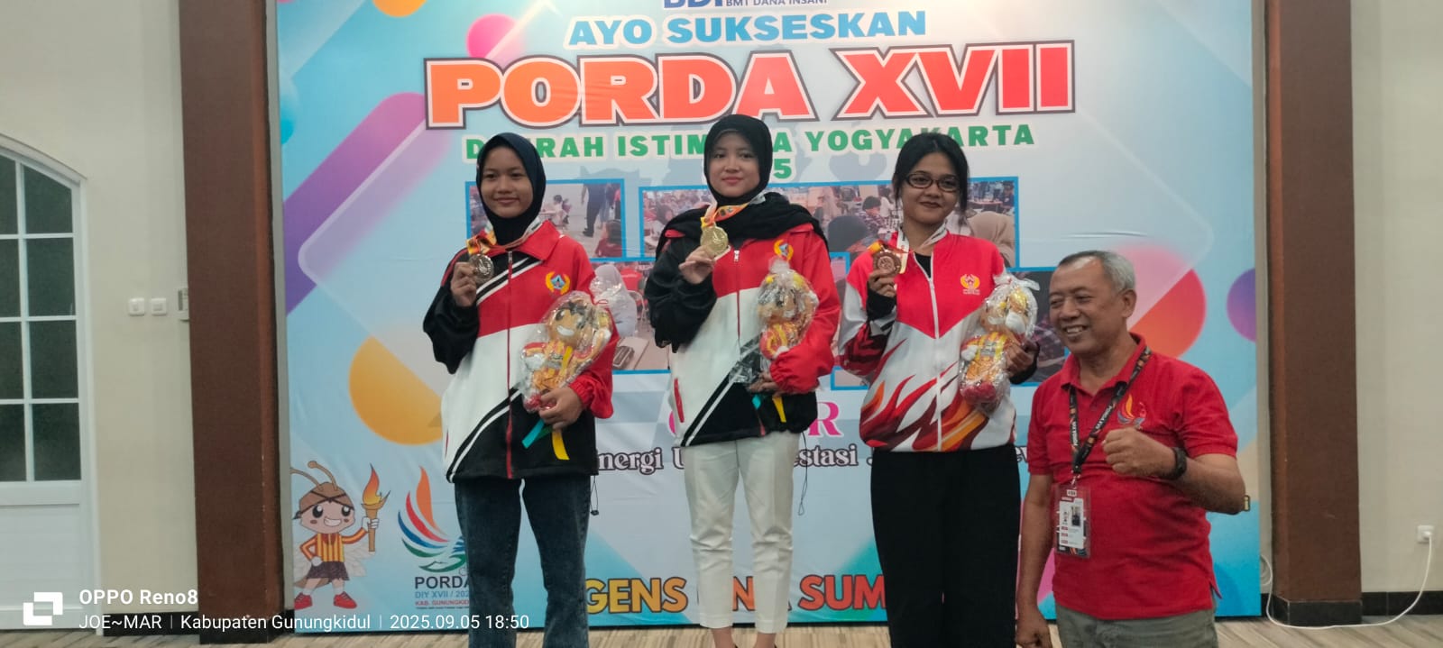 Salah satu atlet andalan Kontingen Sleman Shafira Devi Herfesa saat memperoleh medali emas di ajang Porda XVII DIY 2025.