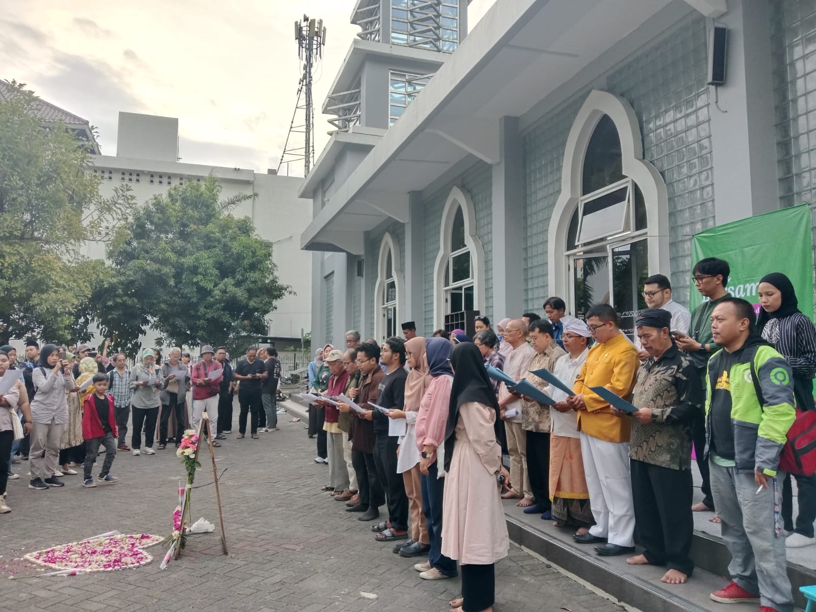 Tujuh Agama Gelar Doa Bersama di Masjid UIN Sunan Kalijaga, Doakan Korban dan Bangsa Yang Tak Baik-Baik Saja