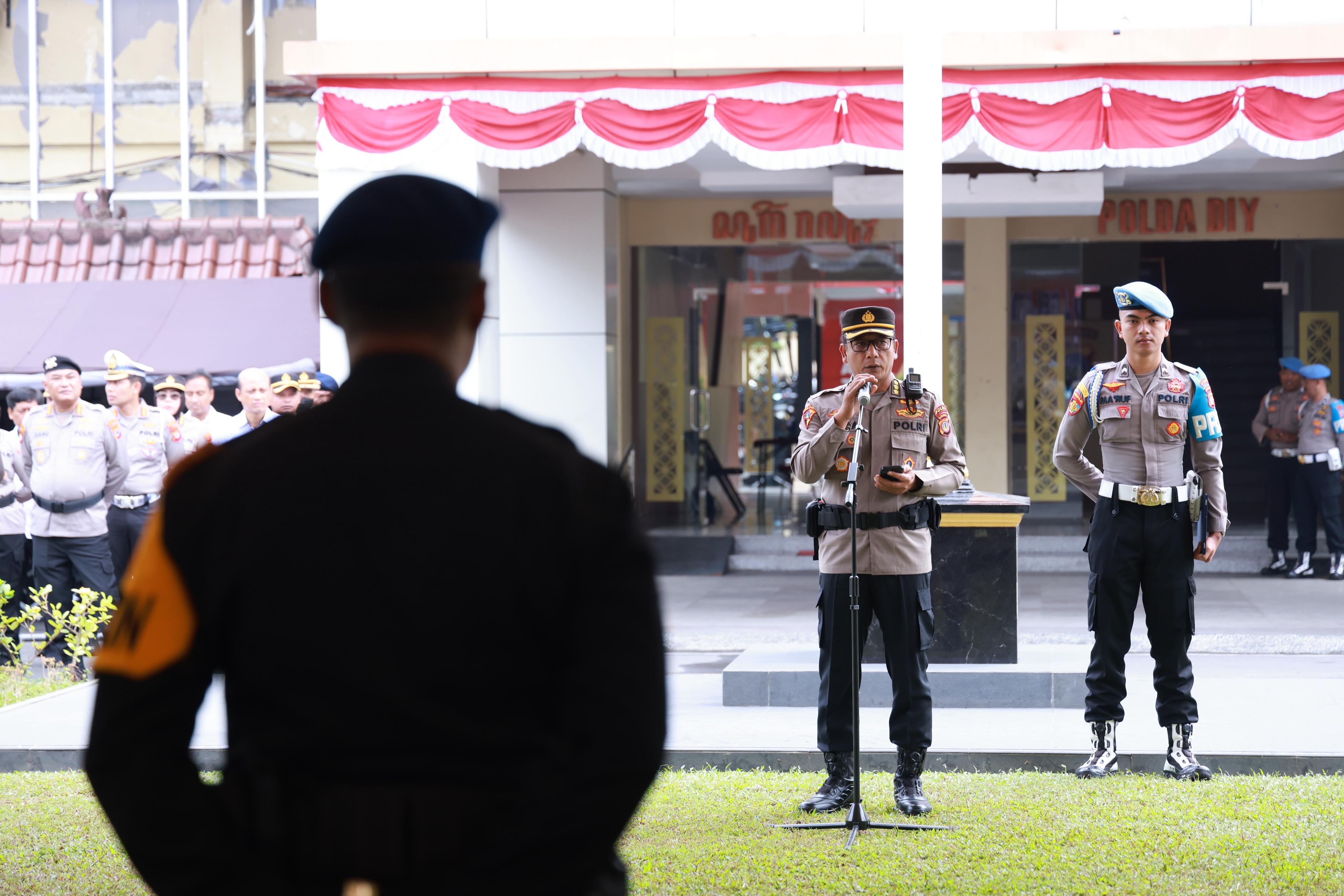 Apel gelar pasukan operasi di Lapangan Mapolda DIY, Senin (8/9/2025).