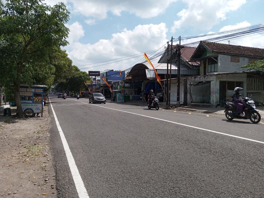Jalan Wonosari - Siyono salah satu akses utama menuju jantung kota Gunungkidul.