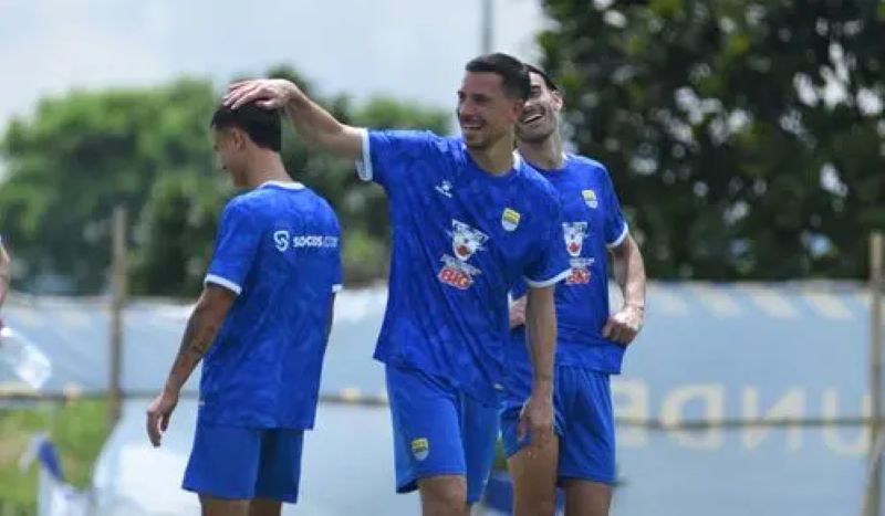 Thom Haye dan Eliano Rejnders sudah jalani latihan perdana bersama Persib Bandung