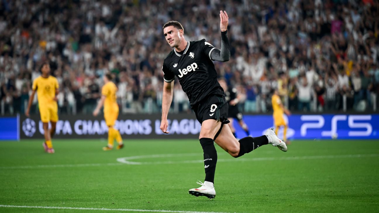 Dusan Vlahovic cetak dua gol dalam hasil imbang 4-4 Juventus atas Borussia Dortmund di Liga Champions