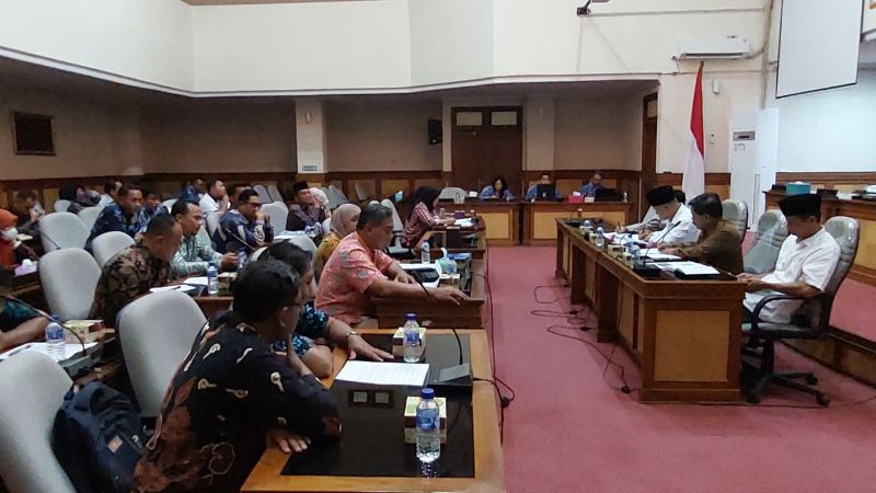 AUDIENSI: PPPK Paruh Waktu mengunjung DPRD Kulon Progo untuk berdialog.&nbsp;