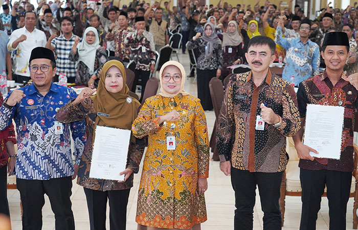 Bupati Kebumen Lilis Nuryani meluncurkan progam Gerai Layanan Digital Desa (Geladi Desa) yang tersebar di 281 desa di Kebumen.