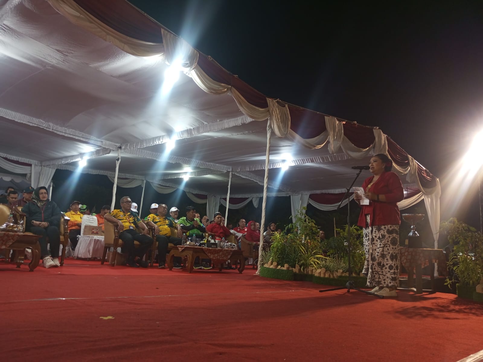 Bupati Gunungkidul Endah Subekti Kuntariningsih merasa bersyukur setelah atlet-atletnya mencapai target perolehan medali emas.