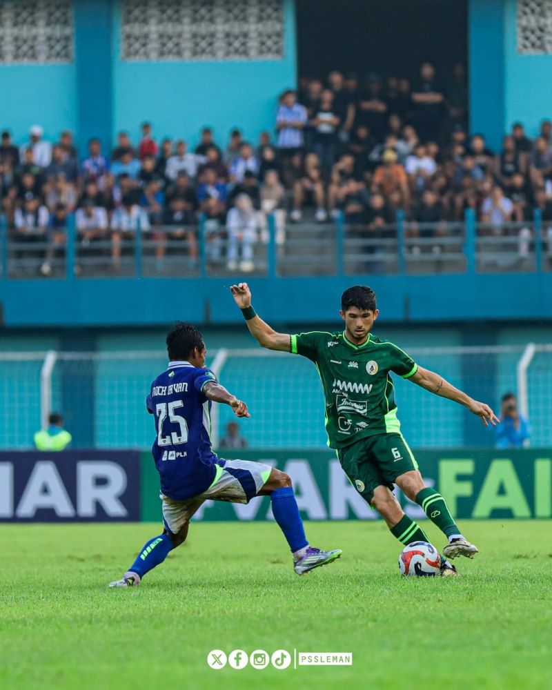 PSS Sleman bertanding di Stadion Wergu Wetan, Kudus, Minggu (21/9)
