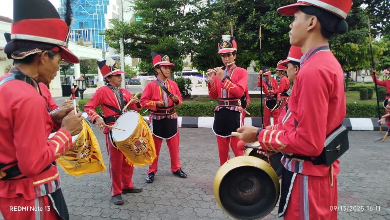 KOMPAK: Personel Bregada Reksawinanga saat bersiap untuk bertugas menjaga kawasan Malioboro.