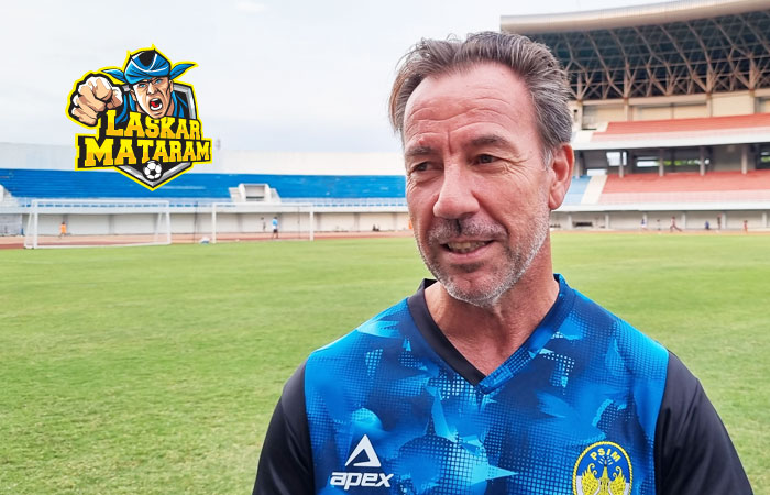 Pelatih PSIM Jogja Jean Paul van Gastel