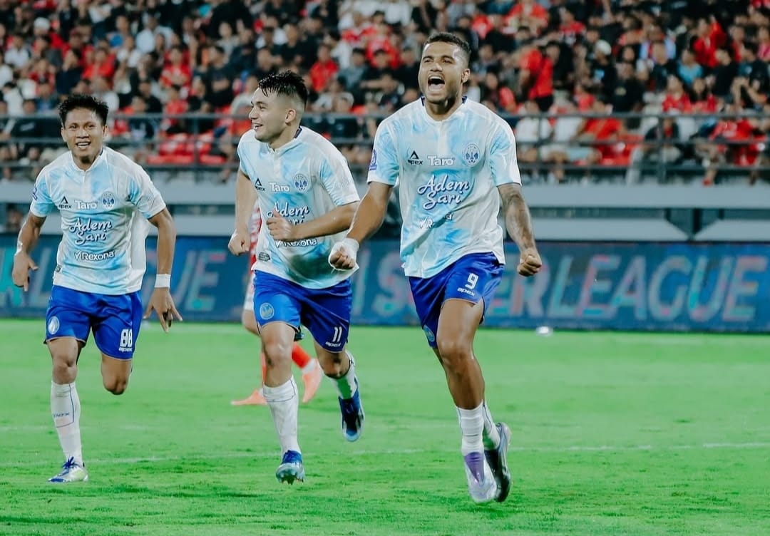 Selebrasi Anton Fase setelah mencetak gol pertamanya bersama PSIM Jogja dalam kemenangan 1-3 atas Bali United