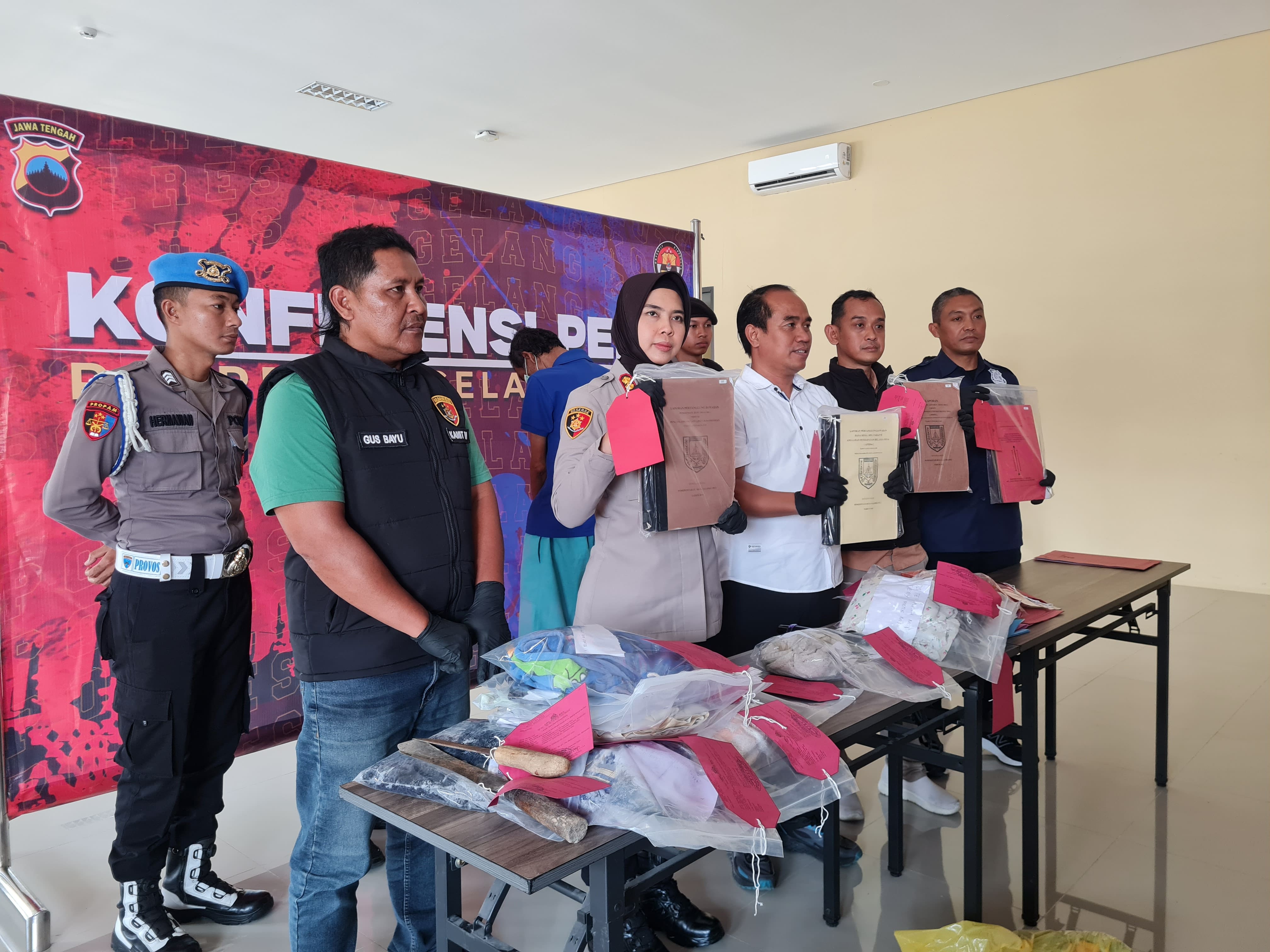 Kades Salamkanci DJS ditetapkan menjadi tersangka kasus korupsi proyek air bersih.