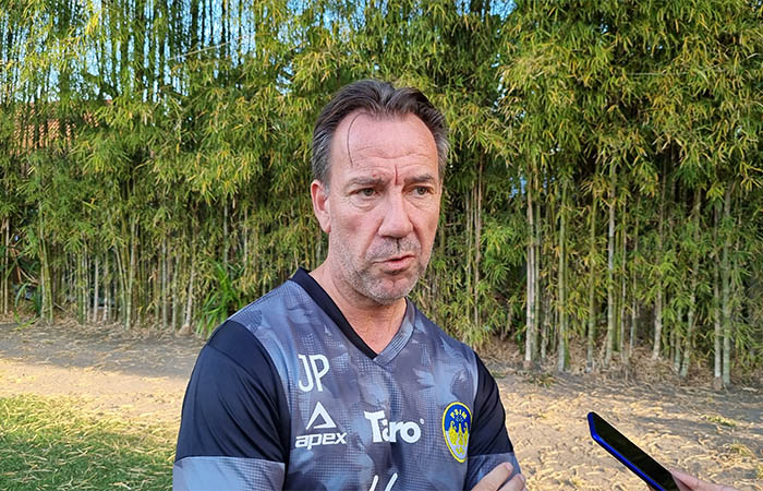 Pelatih PSIM Jean Paul van Gastel.