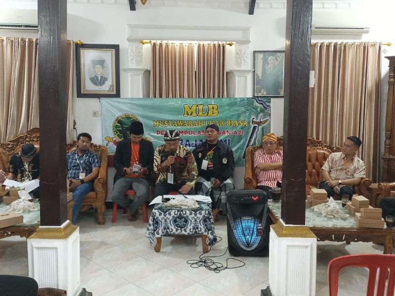 MUSYAWARAH : Perkumpulan Tosan Aji Brajabumi Kebumen menggelar Musyawarah Luar Biasa (MLB) untuk menentukan jajaran pengurus baru periode 2025-2030.