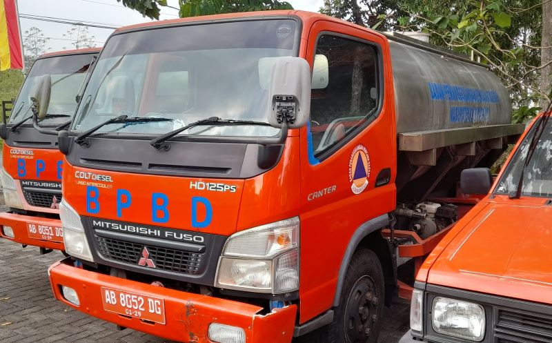 TERSEDIA: Pemkab Gunungkidul menganggarkan 1.500 tangki air bersih untuk menghadapi kemarau. Namun sampai saat ini, baru tersalurkan delapan tangki.