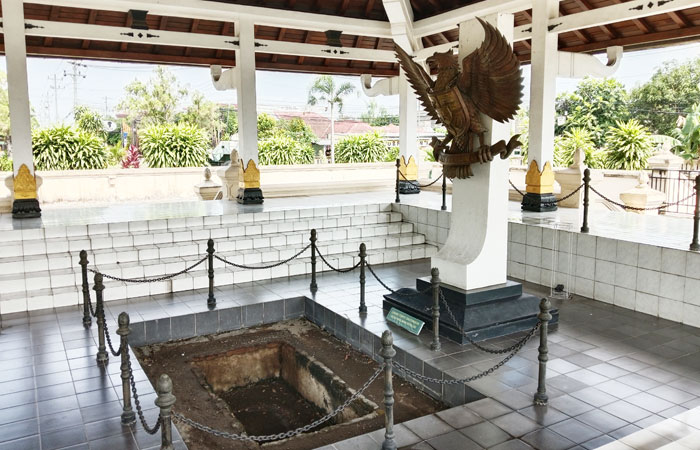 Museum Monumen Pahlawan Pancasila di Kentungan, Depok, Sleman tempat dua Pahlawan Revolusi dari Jogja ditemukan dalam keadaan meninggal.