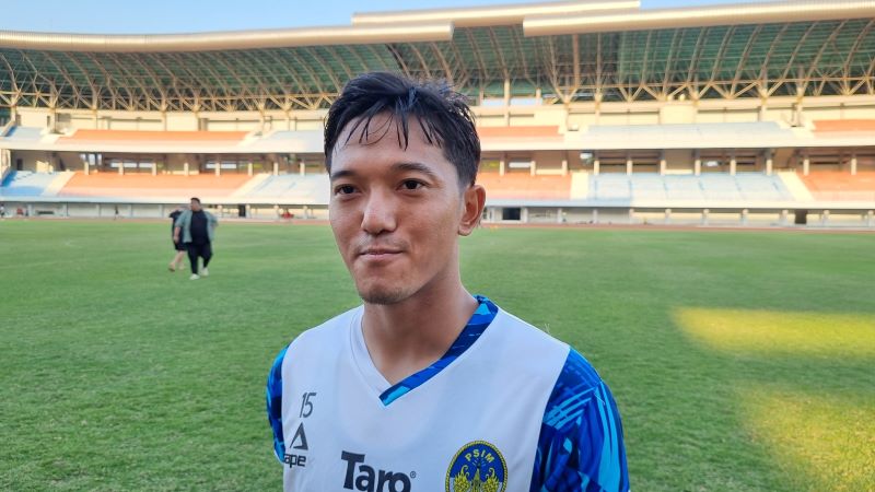 Pemain PSIM Jogja Raka Cahyana dan Cahya Supriadi