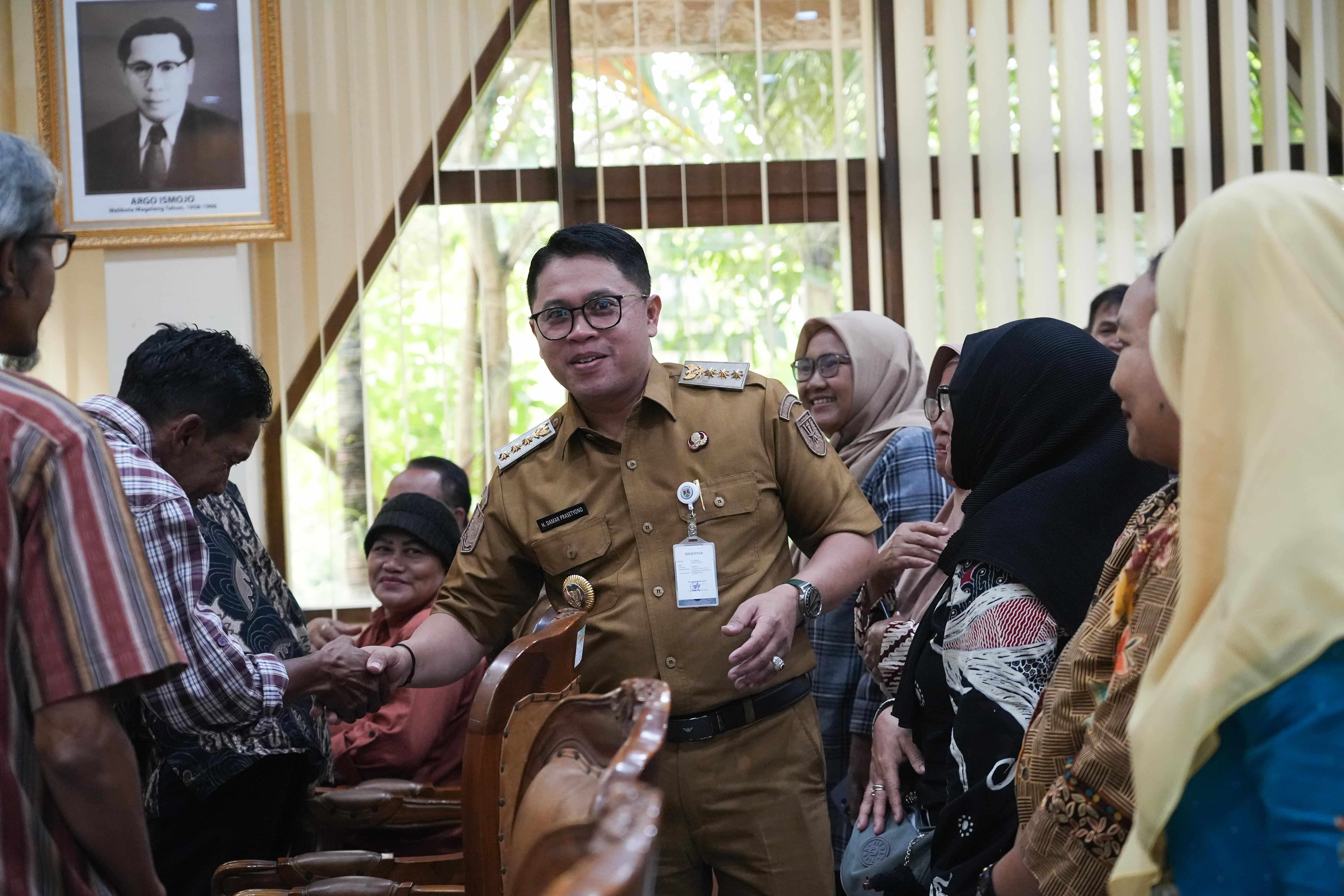 Prokompim Kota Magelang  PAPARAN: Wali Kota Magelang mensosialisasikan perihal ProDamai di Aula Adipura, Selasa (30/9).