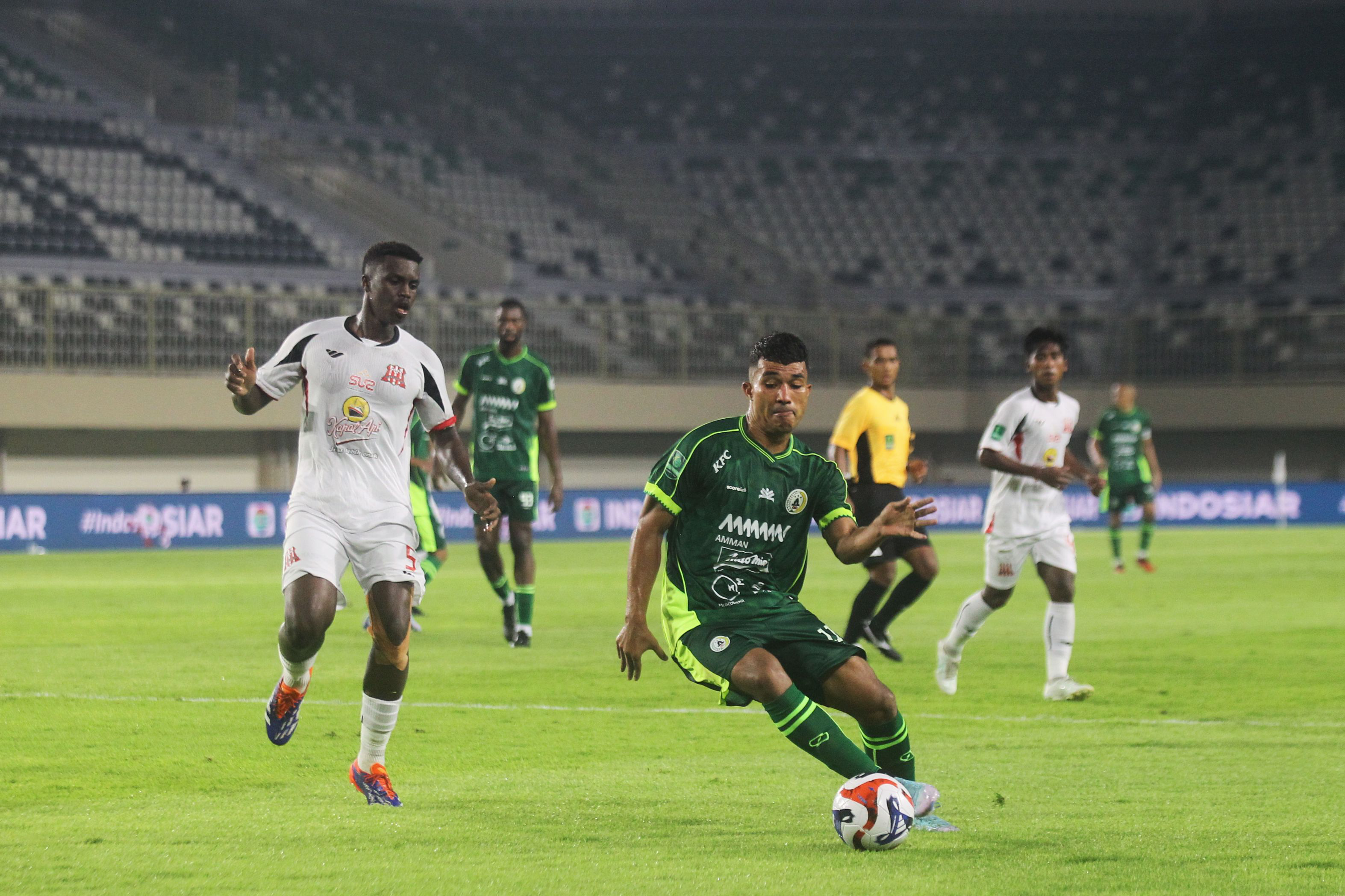 Pemain PSS Sleman Gustavo Tocantins