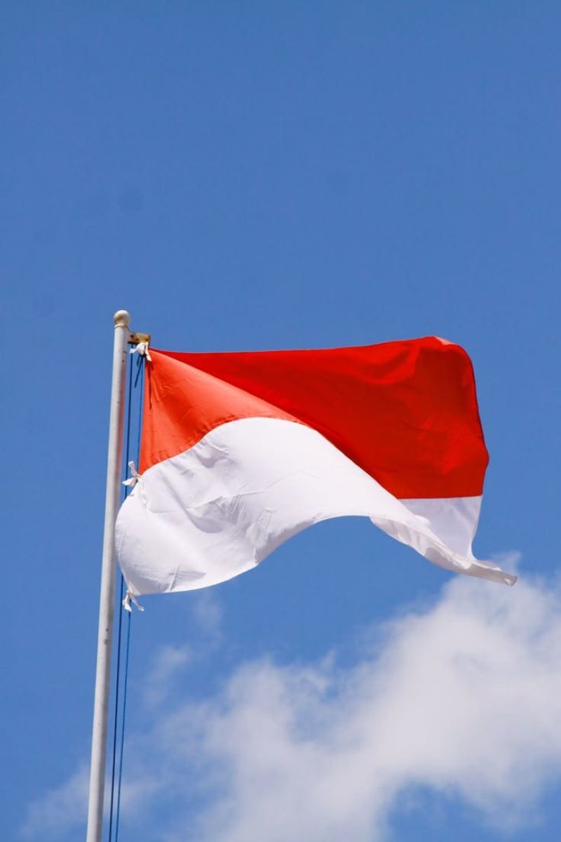 Pengibaran Bendera Merah Putih memperingati Hari Kesaktian Pancasila 1 Oktober.