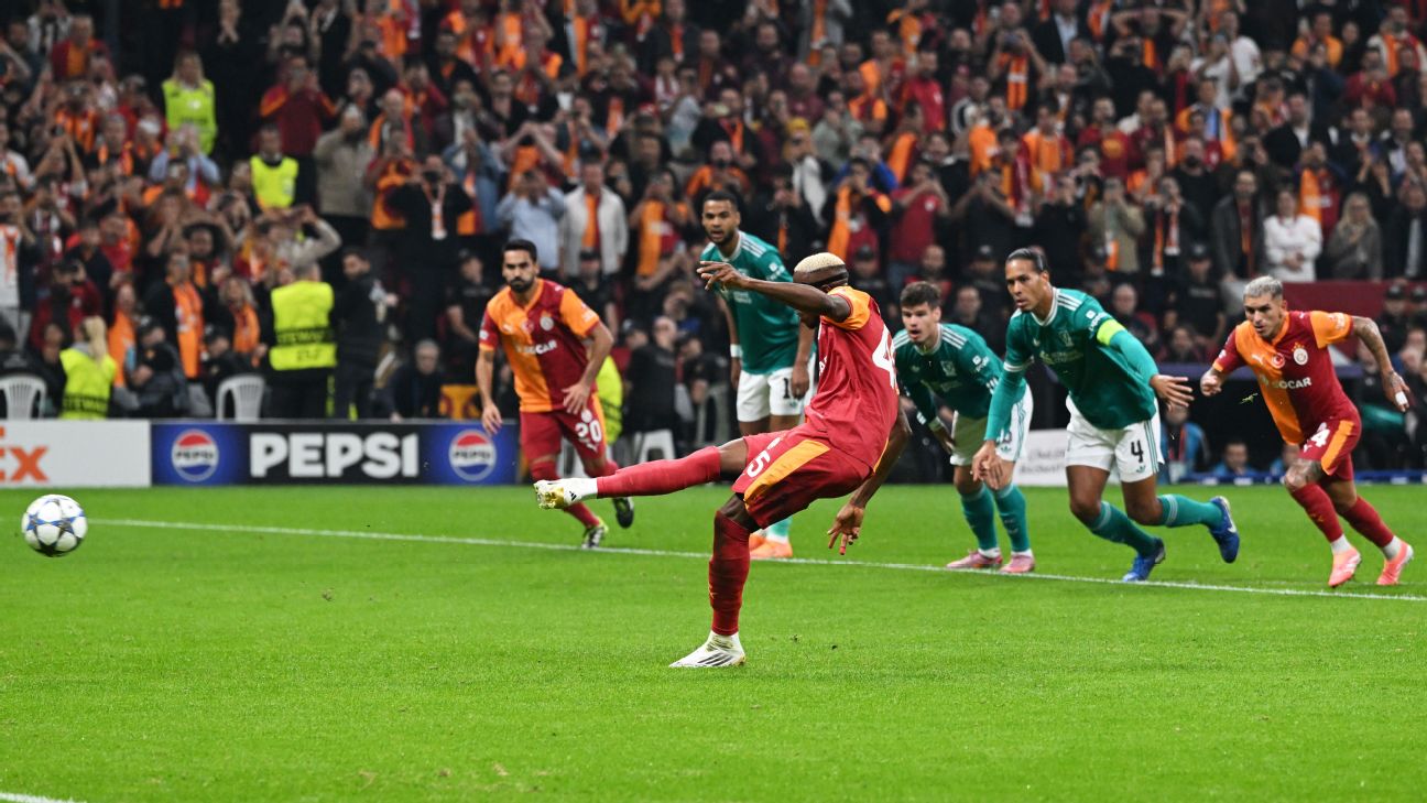 Victor Osimhen mencetak gol kemenangan Galatasaray atas Liverpool di Liga Champions melalui penalti