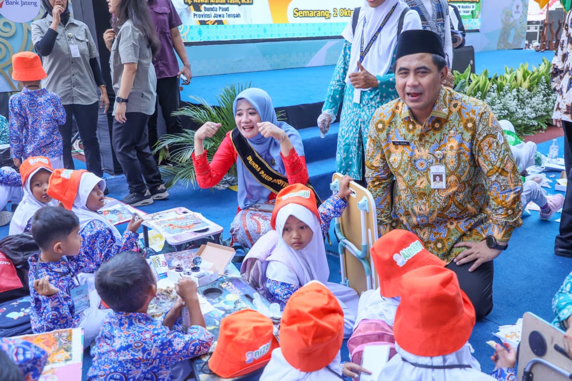 gerakan Ayo Membatik Serentak Bersama Bunda PAUD Jateng