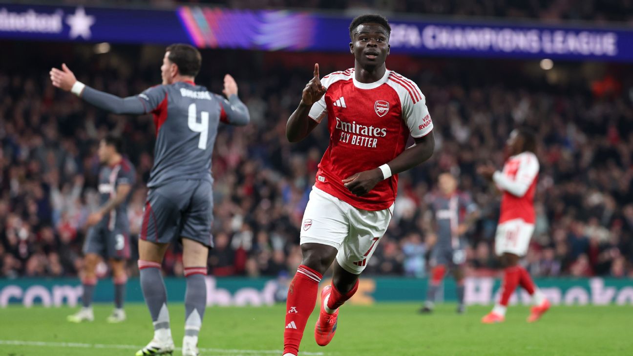Bukayo Saka rayakan golnya ke gawang Olympiacos untuk membawa Arsenal meraih kemenangan 2-0