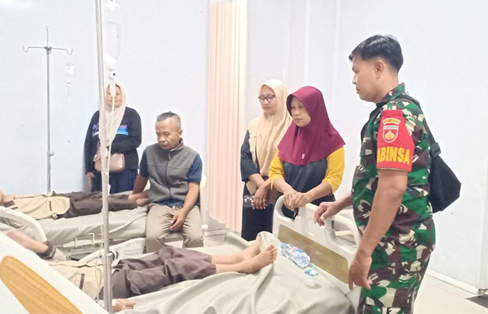 LAGI: Enam siswa enam siswa SD Negeri Piyaman 3 Wonosari dilarikan ke RSUD setelah mengalami gejala mual dan muntah-muntah seusai menyantap menu MBG.