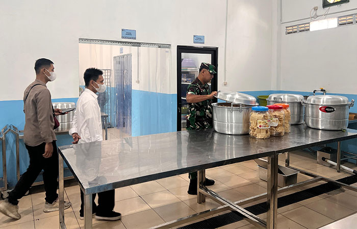 LAGI: Enam siswa enam siswa SD Negeri Piyaman 3 Wonosari dilarikan ke RSUD setelah mengalami gejala mual dan muntah-muntah seusai menyantap menu MBG.