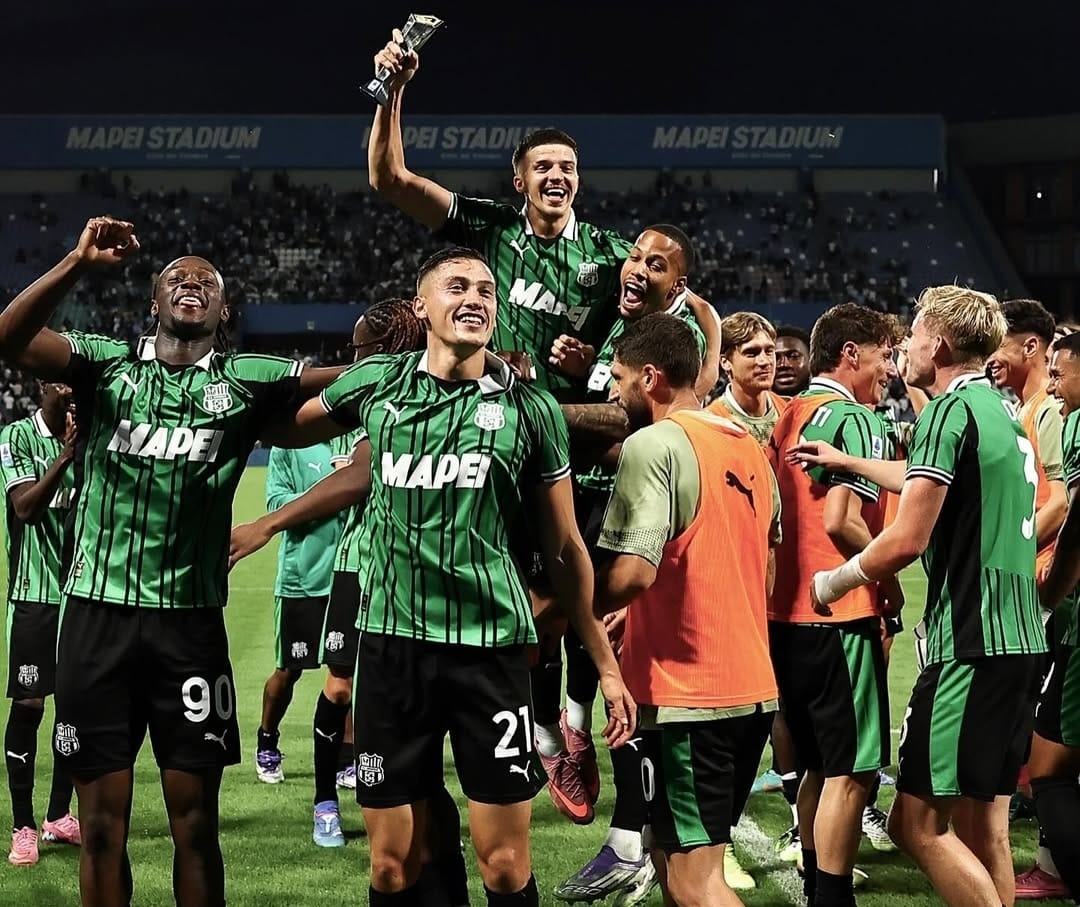 Para pemain Sassuolo saat merayakan kemenangan atas Lazio di Serie A