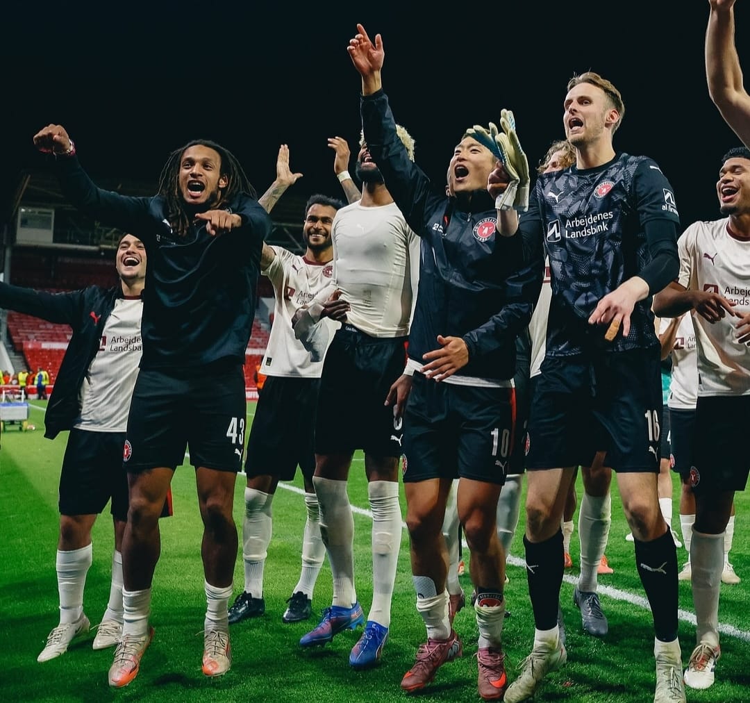 Selebrasi perayaan kemenangan FC Midtjylland dalam kemenangan atas Nottingham Forest di Europa League
