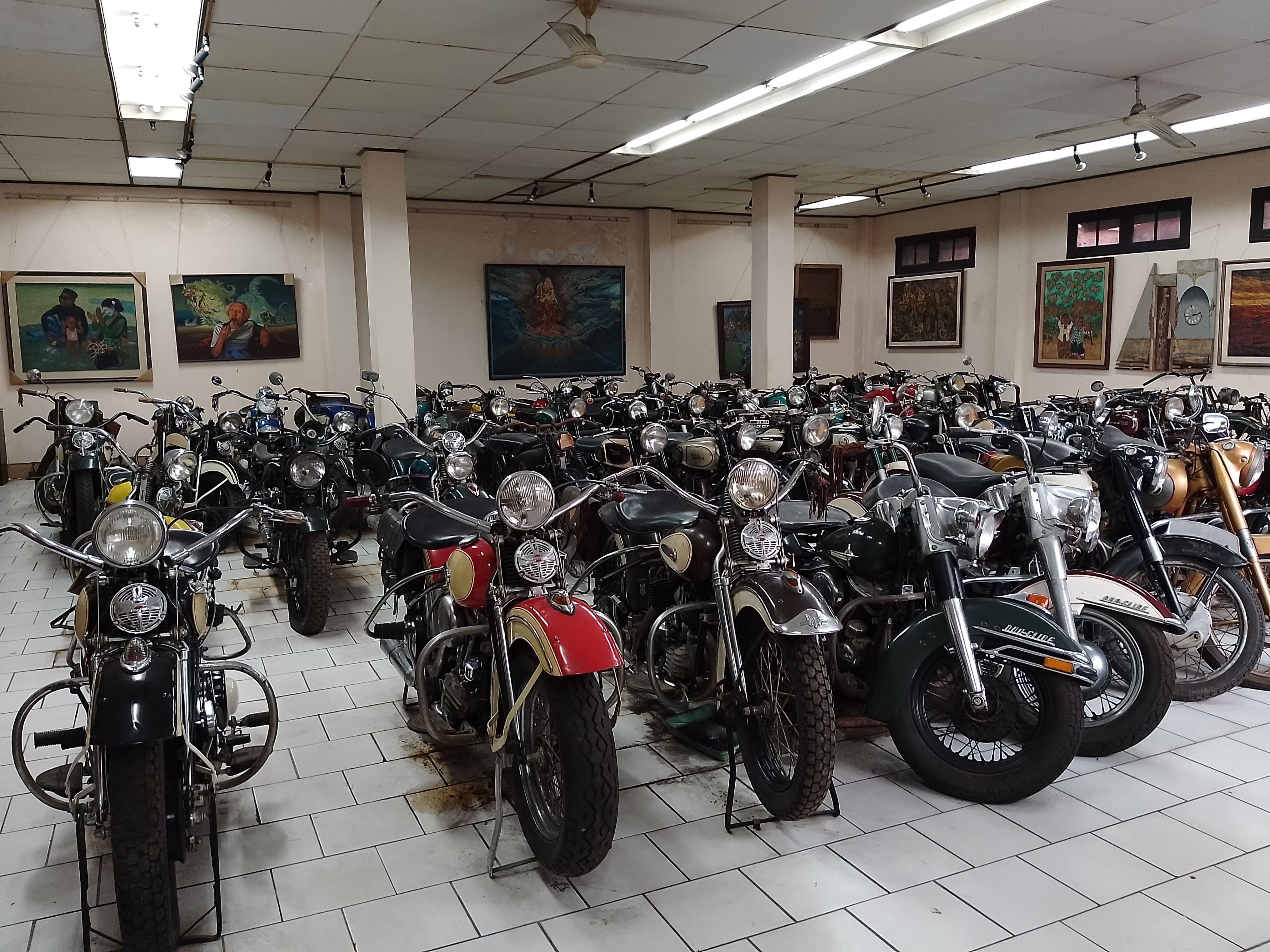 Koleksi motor klasik di museum Merpati Motor Jogja