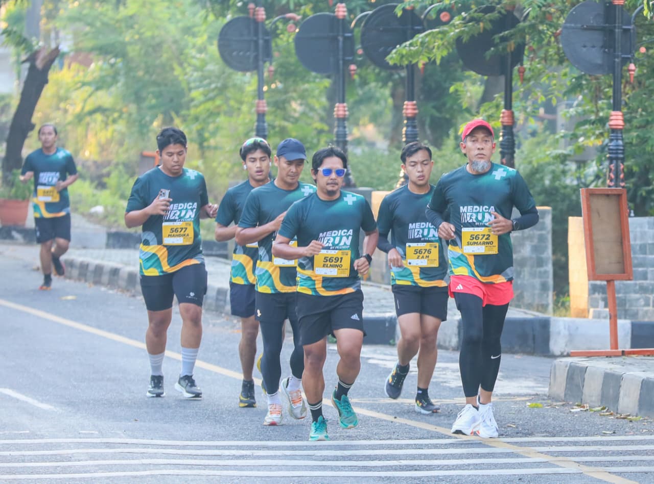Lari amal &ldquo;Medica Run: Run for Charity&rdquo; yang digelar dalam rangka Dies Natalis ke-64 Fakultas Kedokteran Universitas Diponegoro (Undip) Semarang