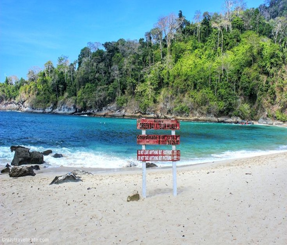 Pantai Teluk Hijau