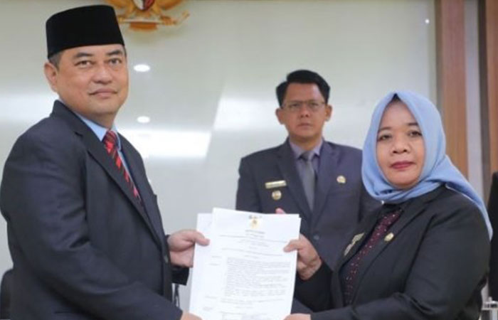 KENANGAN: Eka Suryo Prihantoro saat dilantik menjadi PJ Sekda Sleman oleh Bupati Kustini Sri Purnomo disaksikan Wakil Bupati Danang Maharsa pada 31 Januari 2024.