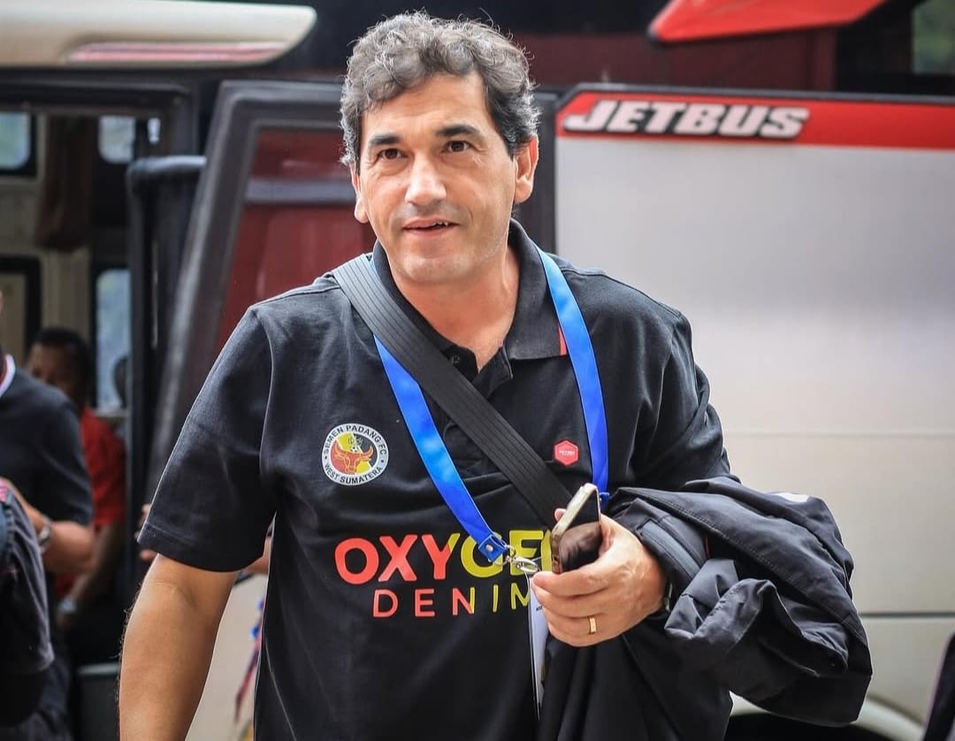 Eduardo Almeida resmi berpisah dengan Semen Padang