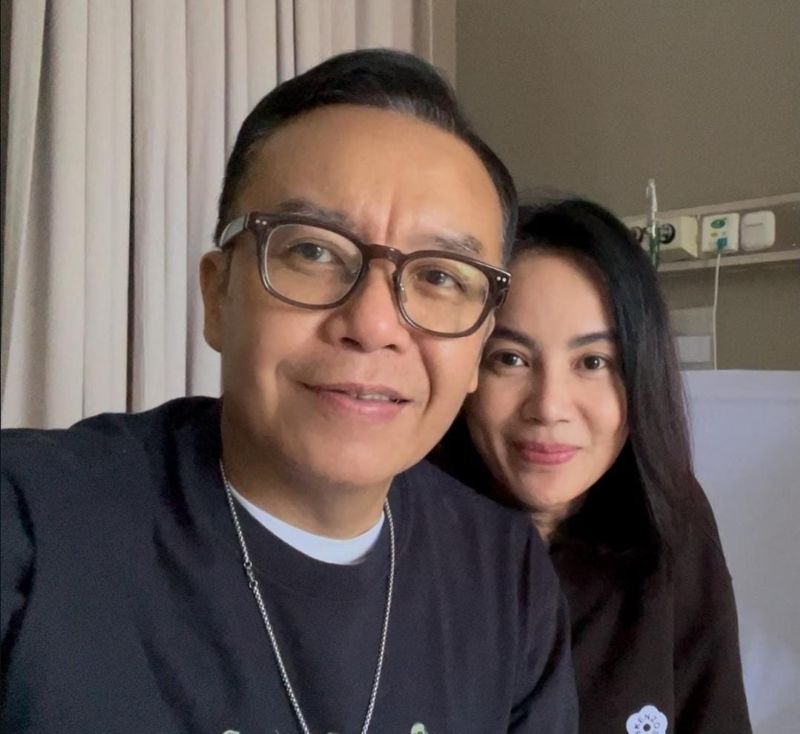 Ari Lasso dan kekasihnya, Dearly Joshua.