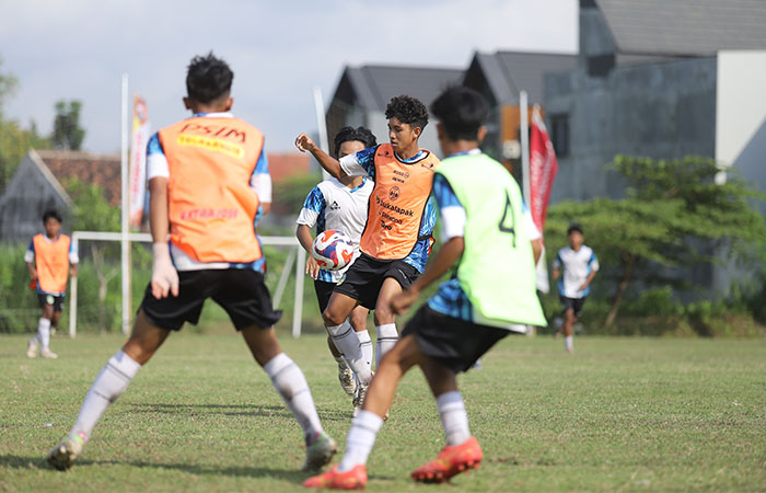 HARUS FIT: Para pemain EPA PSIM Jogja saat menjalani latihan rutin. Tim ini akan menghadapi EPA PSIM Makassar.