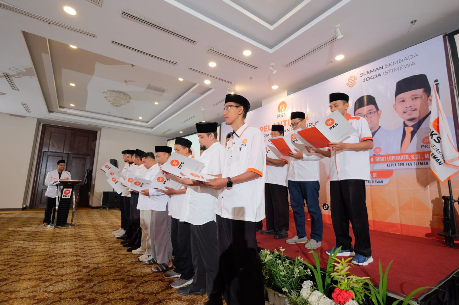 Dewan Pengurus Daerah (DPD) Partai Keadilan Sejahtera (PKS) Kabupaten Sleman resmi melantik Pengurus Harian Dewan Pengurus Cabang (DPC) se-Kabupaten Sleman