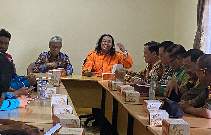 Audiensi serikat buruh dengan perwakilan Pemprov DIJ di Ruang Gandhok Kiwa, Kompleks Kepatihan Jogja, Selasa (14/10).