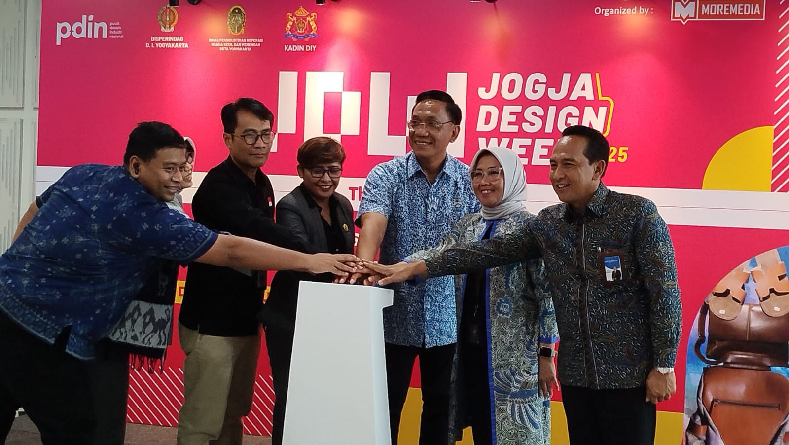 Pembukaan Jogja Design Week 2025 di Pusat Desain Industri Nasional Yogyakarta, Jumat (17/10/2025).