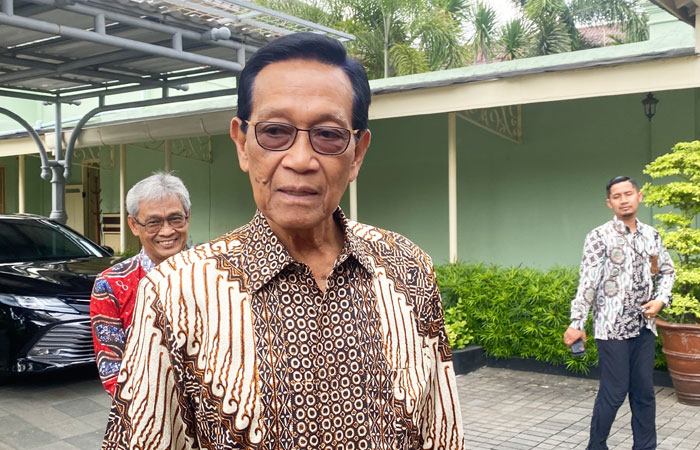 Gubenur DIJ Hamengku Buwono X saat ditemui di Kompleks Kepatihan Jogja, Jumat (17/10/2025).