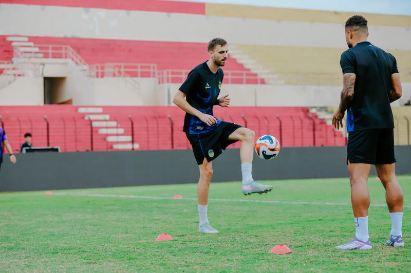 Penyerang atau striker PSIM Jogja Nermin Haljeta