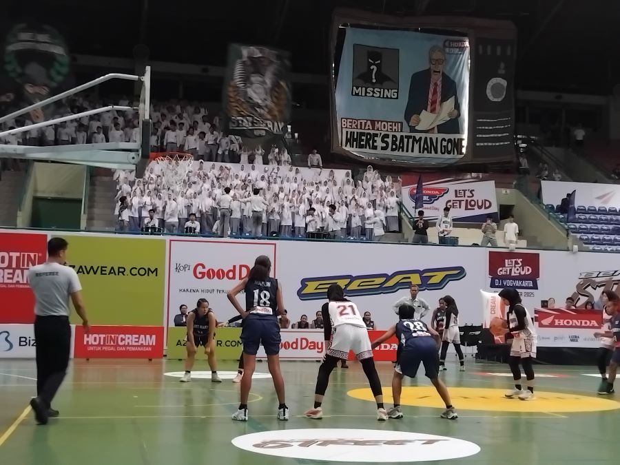 Para Moehi Mania saat melakukan koreografi di GOR UNY, Selasa (21/10/2025).   Foto&nbsp;Rizky&nbsp;Wahyu/Radar Jogja&nbsp; Para Moehi Mania saat melakukan koreografi
