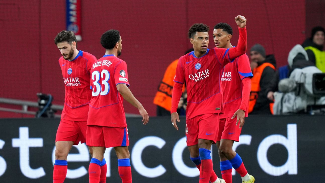 Selebrasi para pemain PSG dalam kemenangan 2-7 atas tuan rumah Bayer Leverkusen di Liga Champions