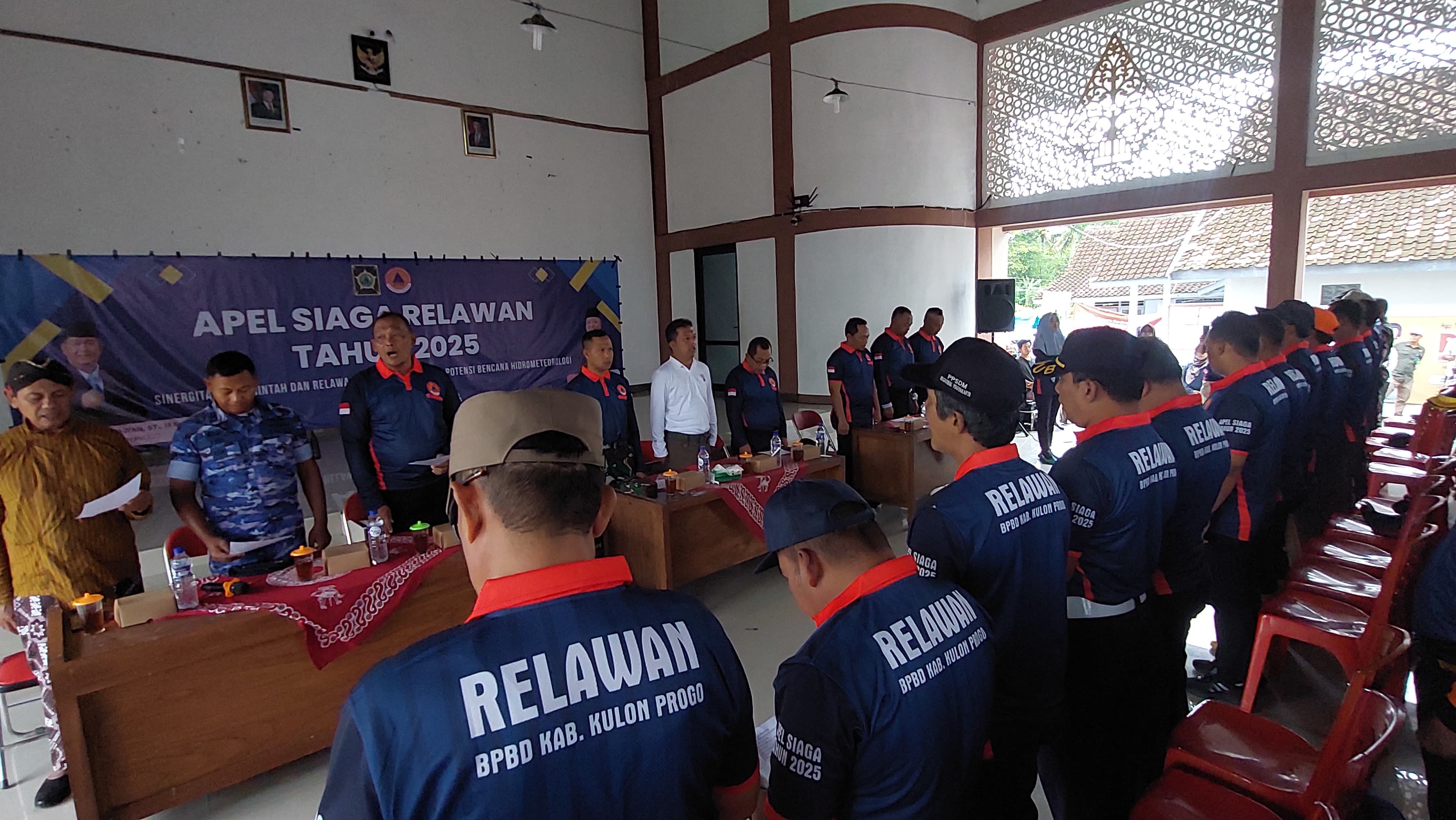 Wakil Bupati Kulon Progo memberikan motivasi untuk relawan dan jagabaya.