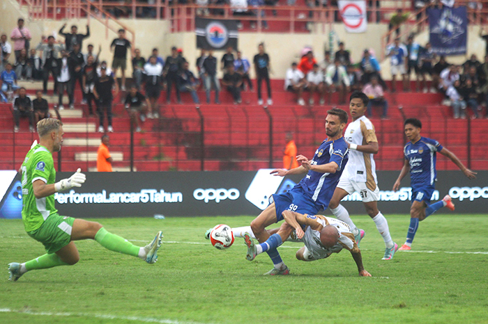PECAH TELUR: Kemenangan perdana PSIM Jogja di kandang dengan skor 2-0 atas Dewa United, Rabu (22/10/2025).