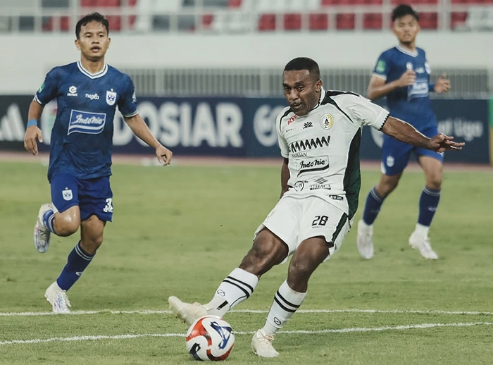 Pemain PSS Sleman Terens Owang Priska Puhiri.