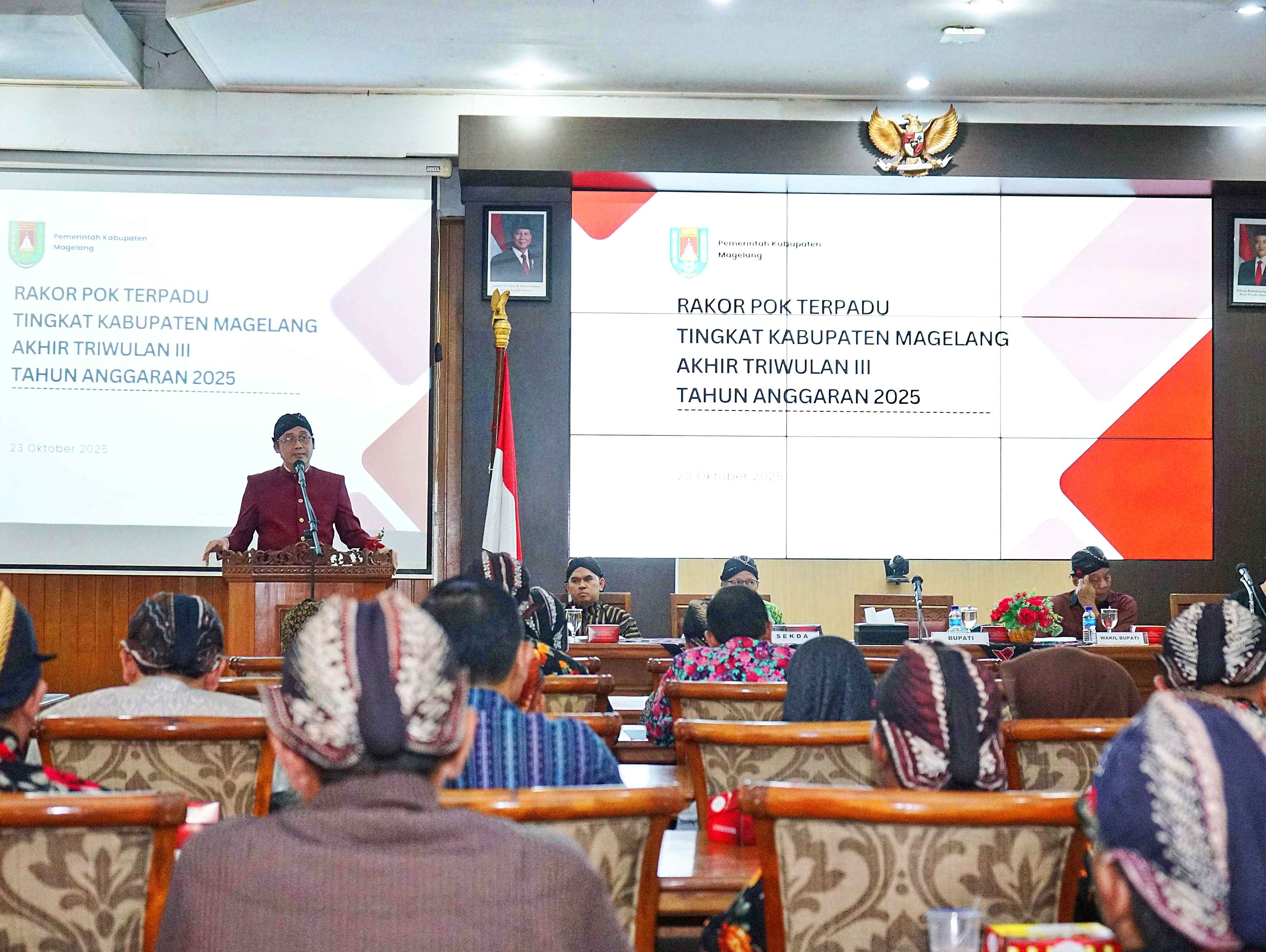 Bupati Magelang memimpin rakor POK Terpadu Tingkat Kabupaten Magelang Akhir Triwulan III di Ruang Bina Karya, Komplek Setda Kabupaten Magelang, Kamis (23/10).