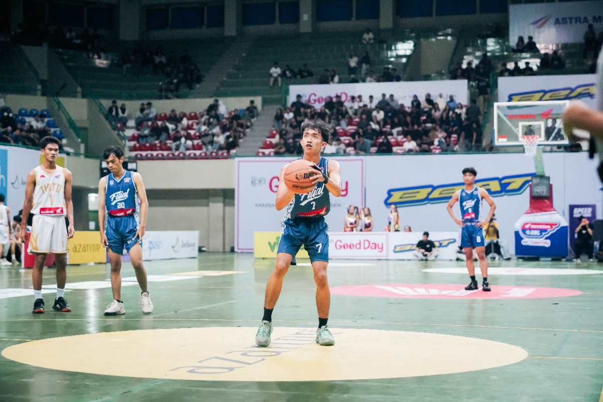 Karel Galvano ketika mengeksekusi tembakan gratis di DBL Yogyakarta 2025